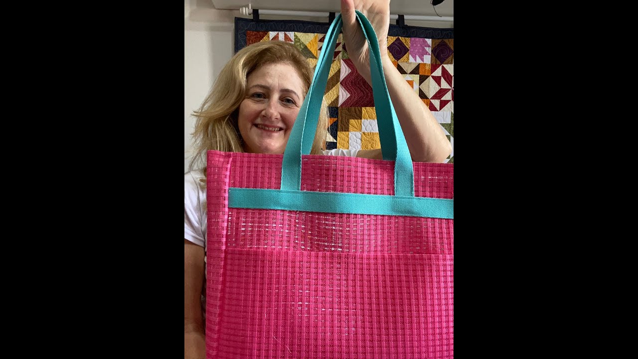 Como Fazer uma linda Bolsa de Praia com tela treliça plástica