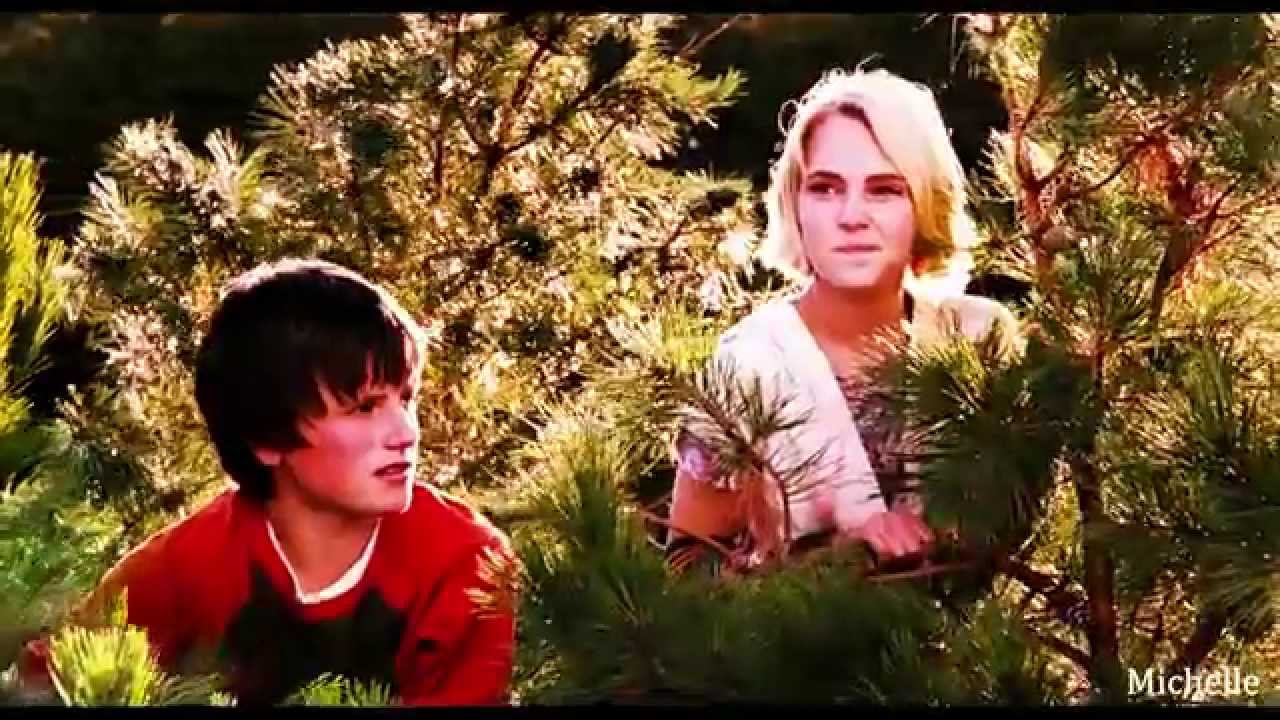 Jess & Leslie || Stay {Merry Christmas emmy90watson!}