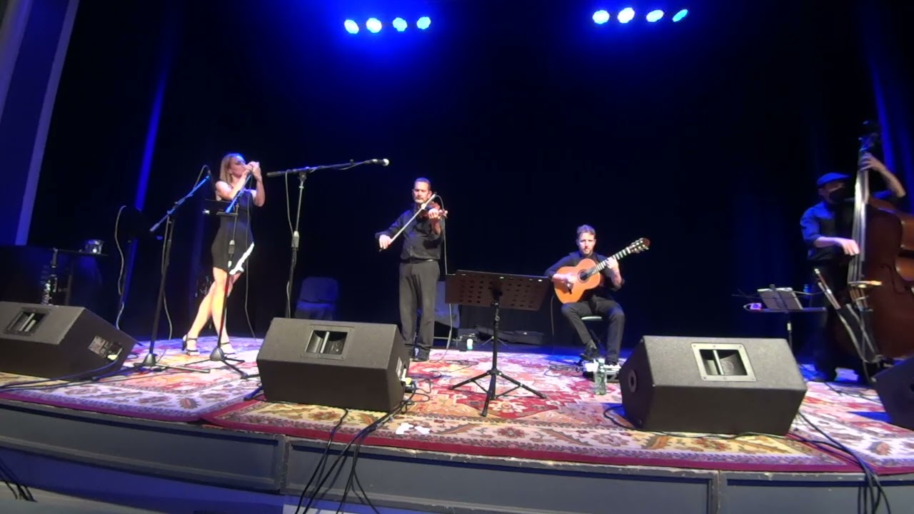 Hot Club SRQ trio featuring Natalie Barber on 