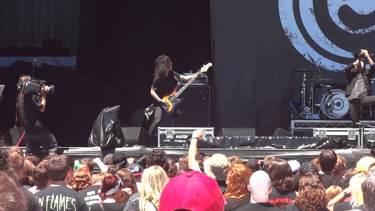 Crossfaith Snake Code (caribbean death roulette) live at Soundwave Brisbane 2013.m2ts