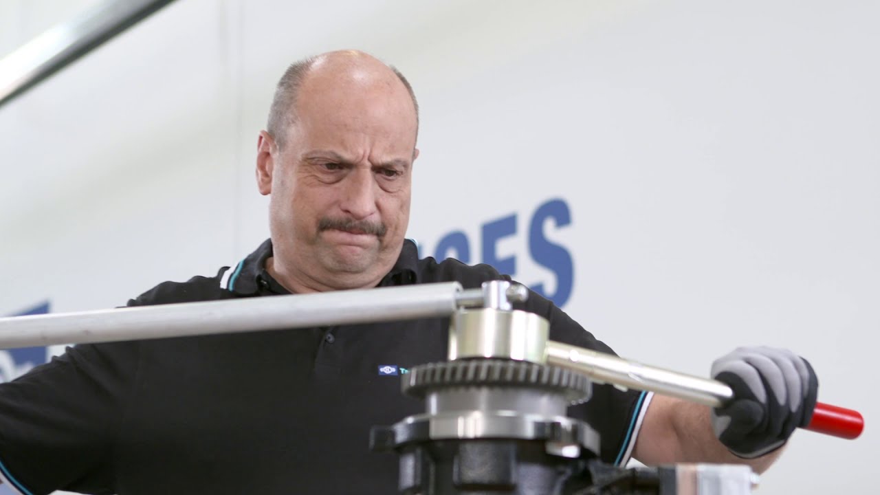 Replacement of the lamella coupling on the Volvo clutch compressor