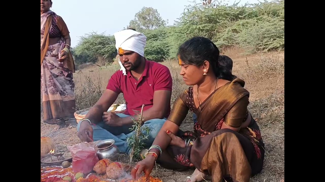 మల్లన్న గద్దె కోసం పుట్టమని తేవటం.||Bringing soil for the wedding ring