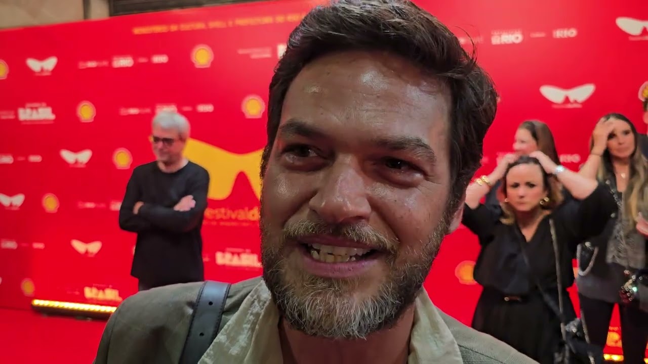 Emilio Dantas conta como foi interpretar Doca Street em Ângela Diniz - Assassinada e Condenada 