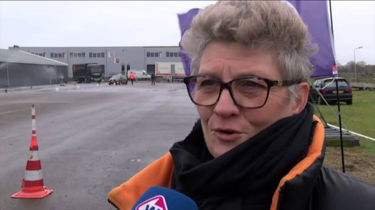 Rijschool in Ter Aar eert overleden rijinstructeur met slipcursussen