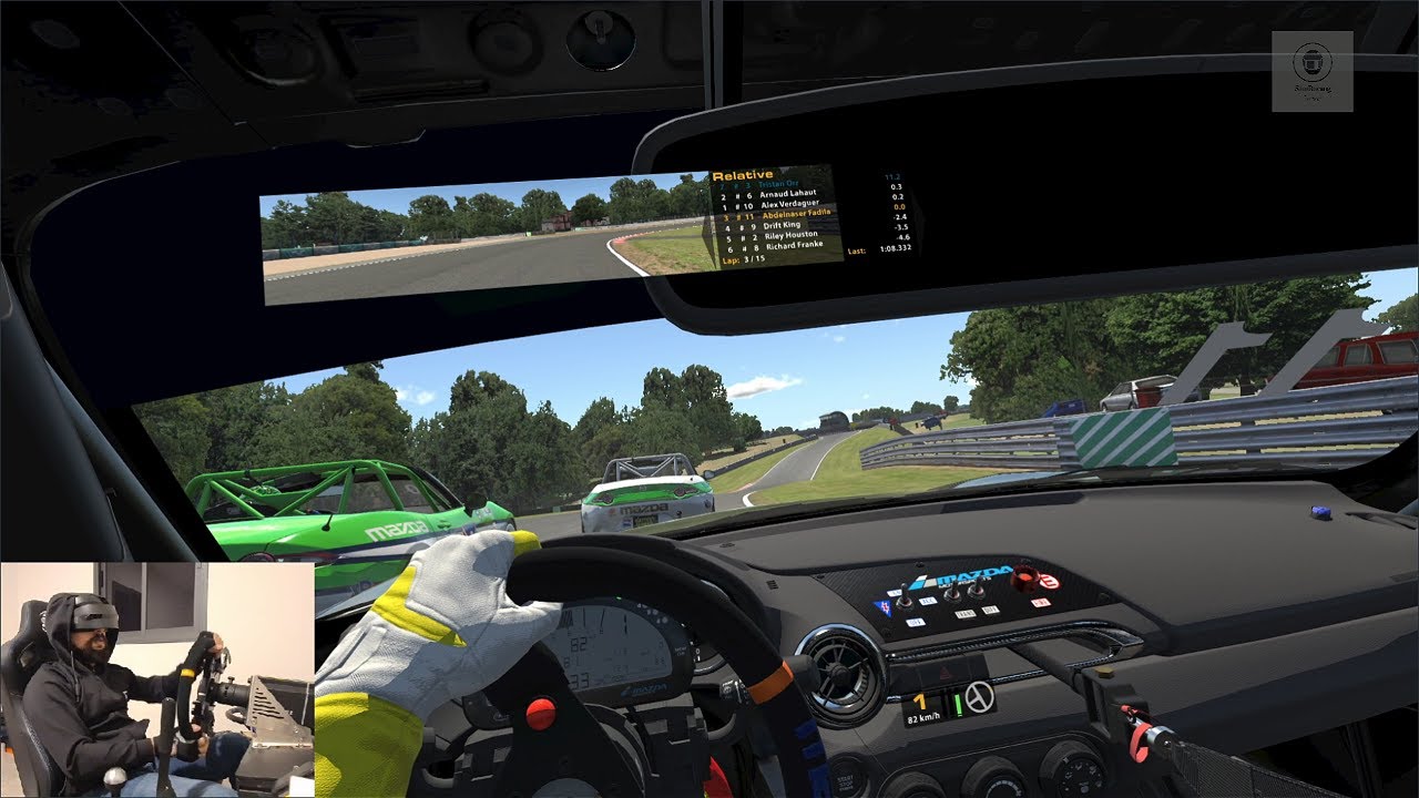 Close Run In Rookies Race In VR - iRacing