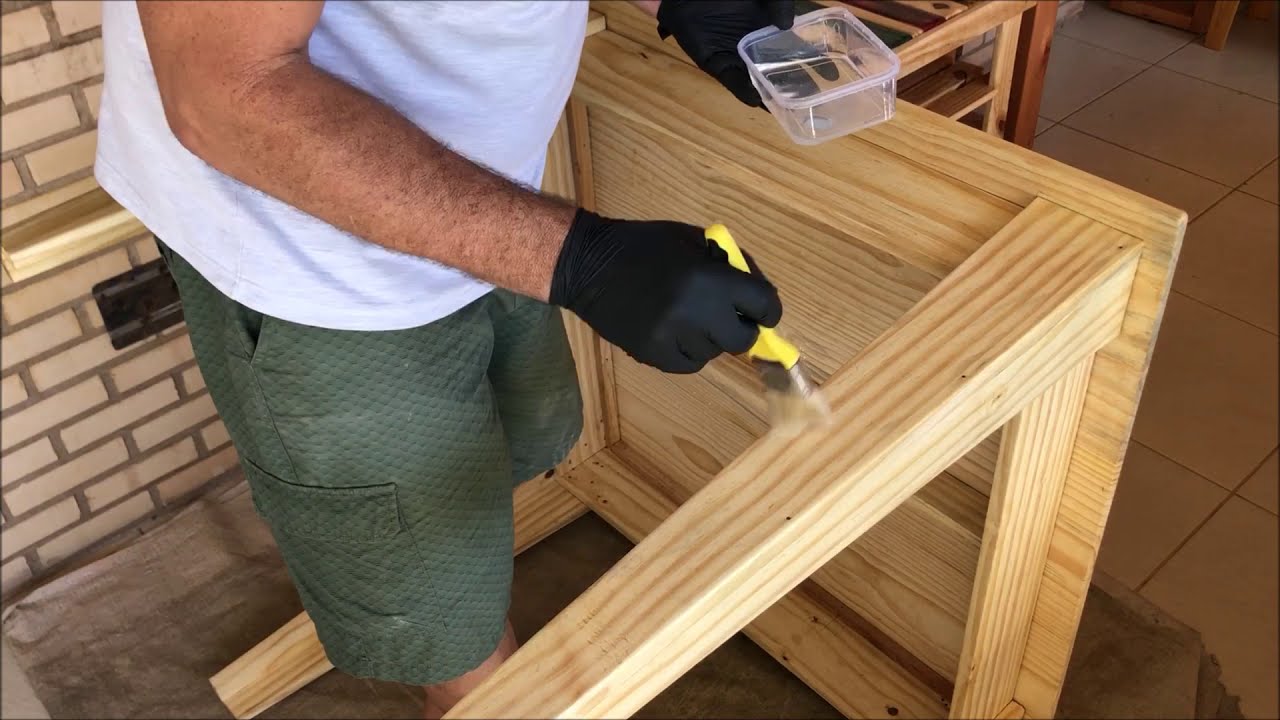 FIZ ESTA MESA USANDO SOMENTE SERROTE E MARTELO - I MADE THIS TABLE USING ONLY SAWS AND HAMMERS.