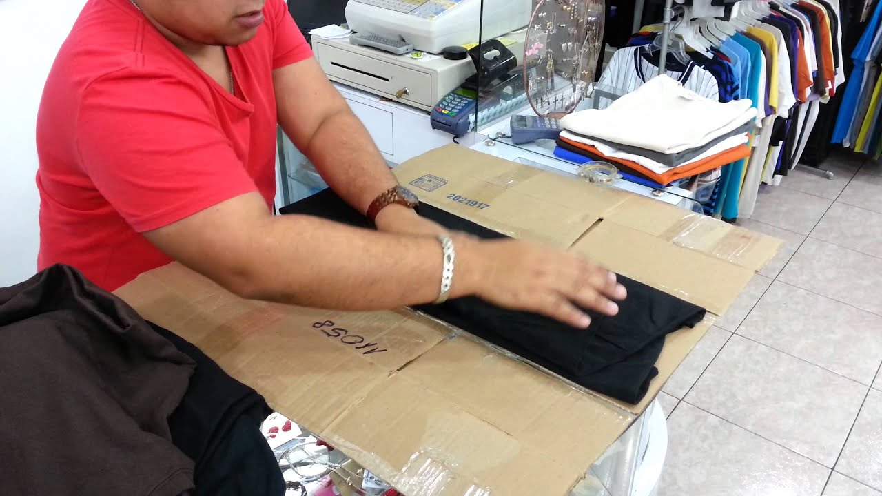 Maquina dobladora de franelas hecha en socialismo