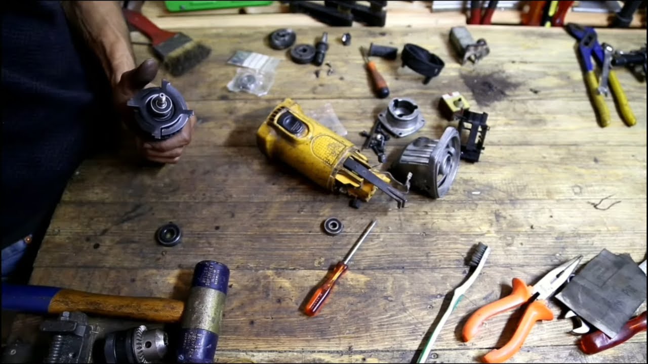 Dewalt Meuleuse d'angle D28151-QS entretien et remplacement des roulements et des balais de carbone