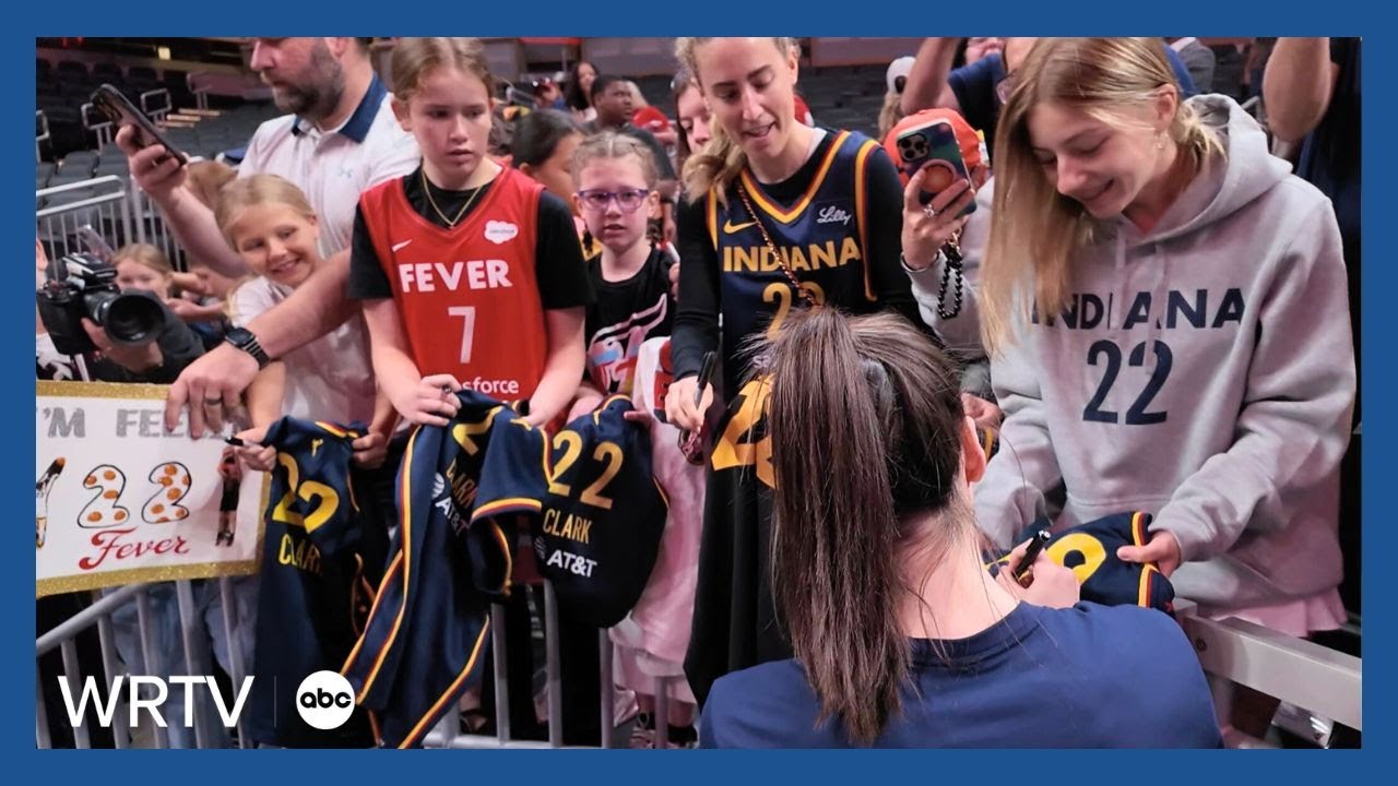Fever fans clamor for Caitlin Clark's autograph