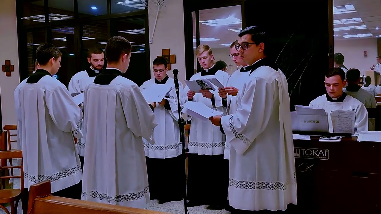 Coral Maria Mater Ecclesiae - Sequência Stabat Mater (Gregoriano)