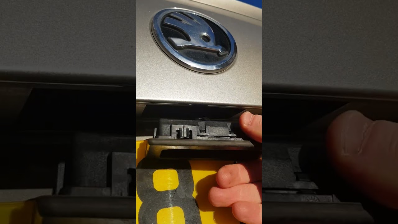 Skoda Octavia Mk3 boot lid button removal