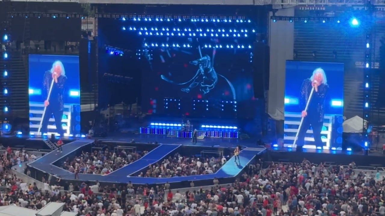 Def Leppard - Love Bites [Wrigley Field - July 15, 2024]