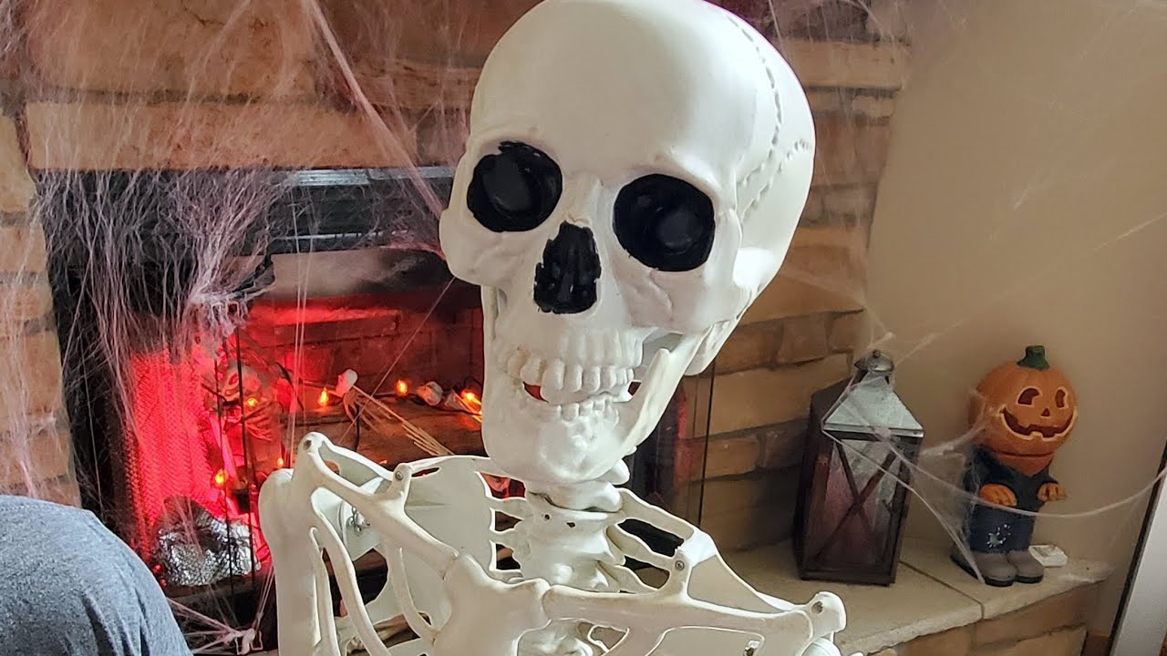 Making a skeleton head move using a motor part 4