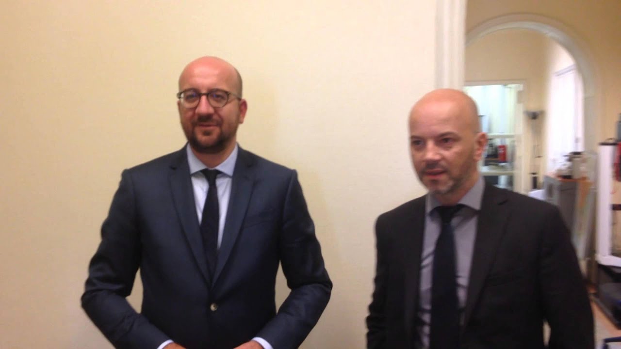 Jérôme De Warzée interviewe Charles Michel pour Moustique