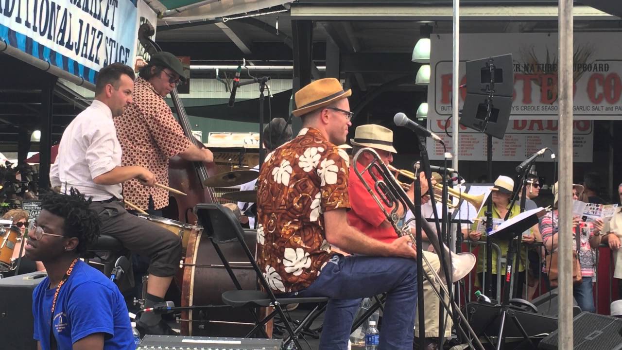 Charlie Halloran & the Quality 6 - "Dreaming the Hours Away"