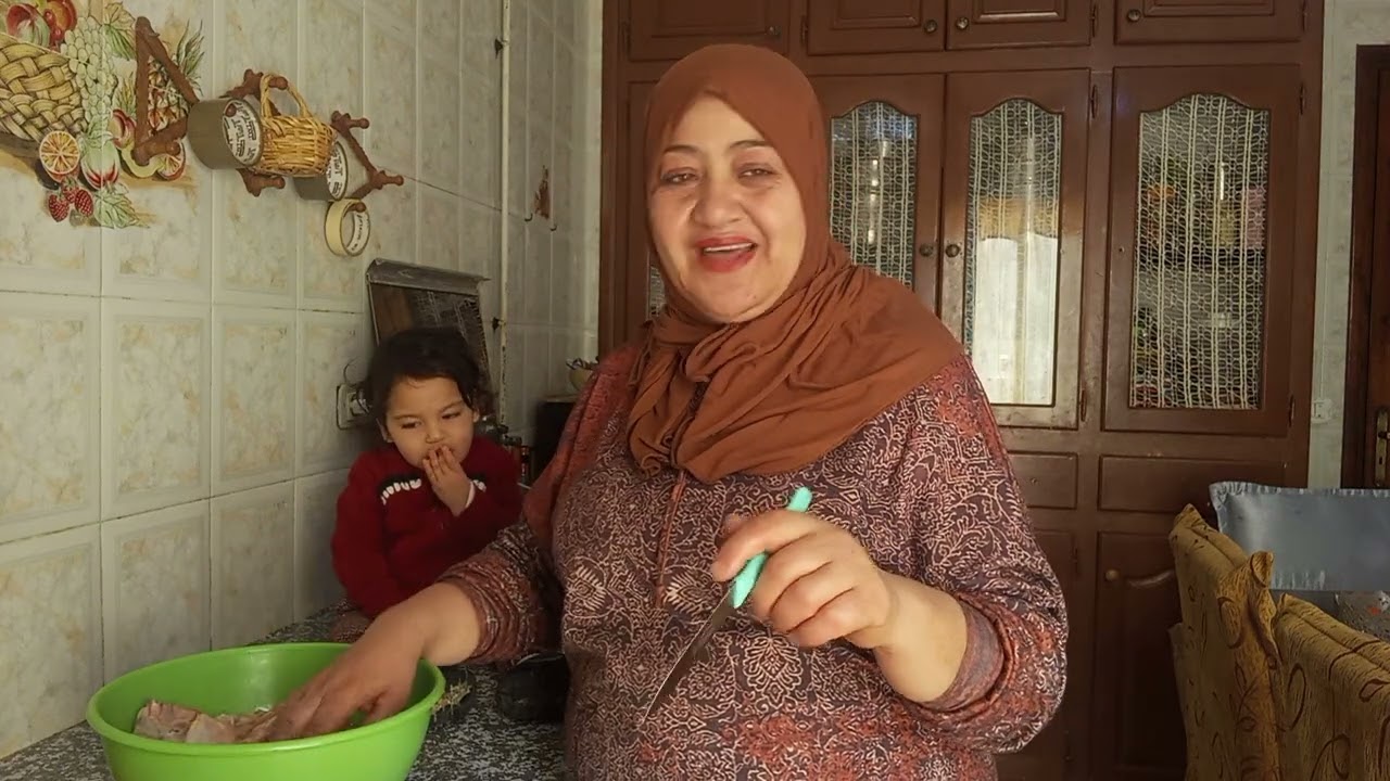 كي يبدأ عندك جار ساقط وواطي  ويحرش عليك الملاك  باش يخرجك  شنوه الدعوة الي يستحقها 