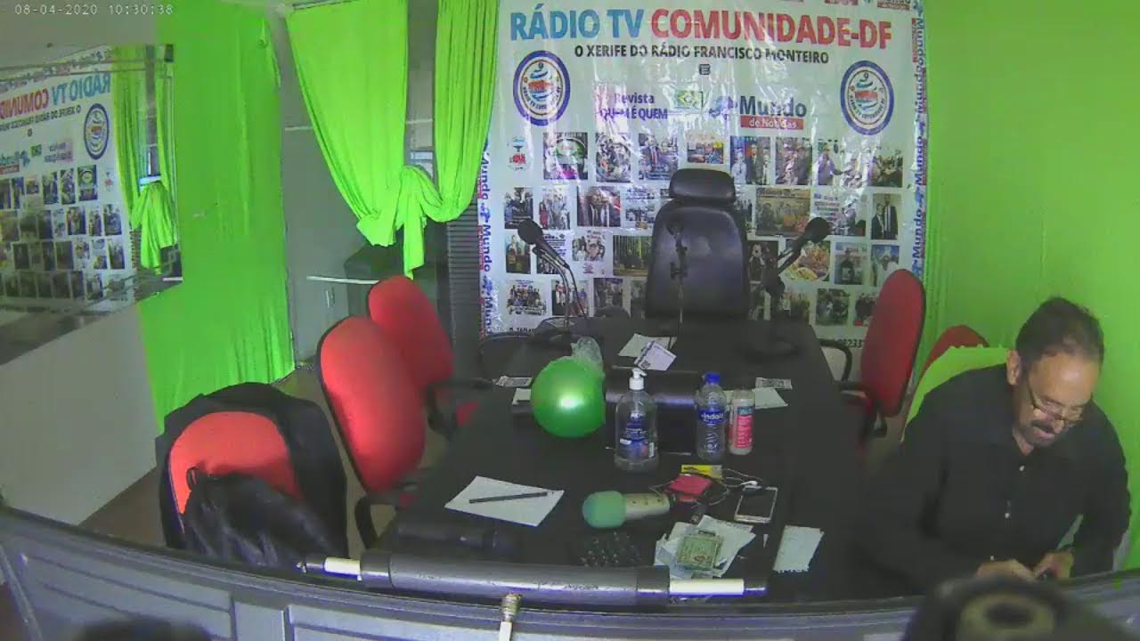 RÁDIO COMUNIDADE DF 98.1 FM. PROGRAMA LINHA DIRETA COM A COMUNIDADE EM GERAL.