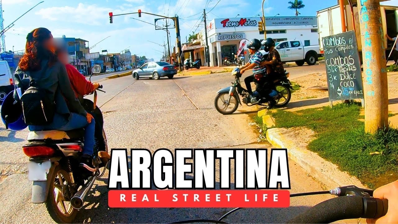 Cycling Through Everyday City Life in South America 🚴‍♂️🌆