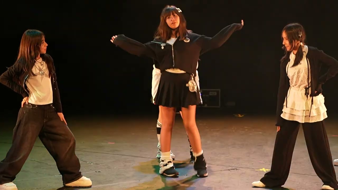 ✨ Excelente presentación del grupo de kpop representando a orcas dentro del aniversario 16 Makani✨