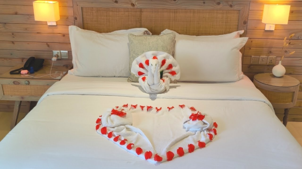 Peacock towel folding || Towel art || Towel Folding || #arlove106