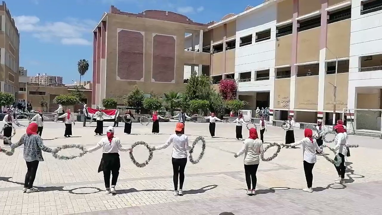 عرض رياضي لمدرسة الثانوية الصناعية بنات بكفر الشيخ تحت إشراف السيد مدير المدرسة أ/ السيد عبد السلام