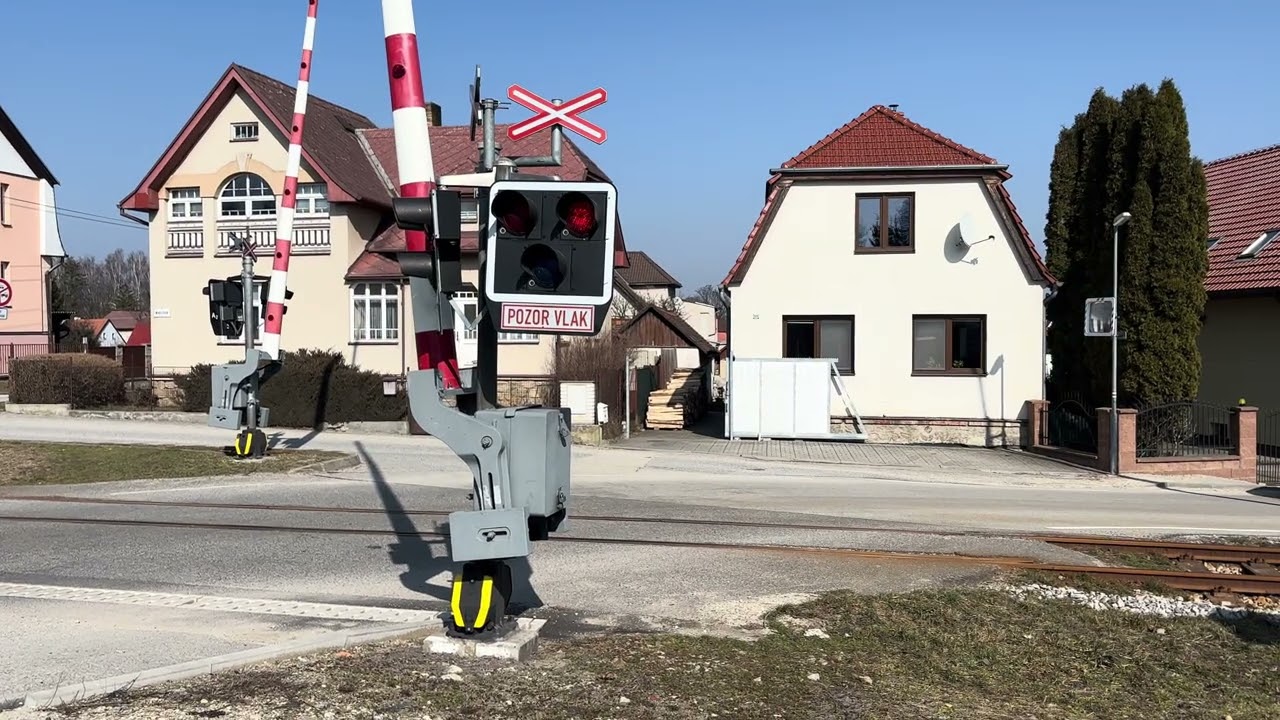 Železničné priecestie Slavonice