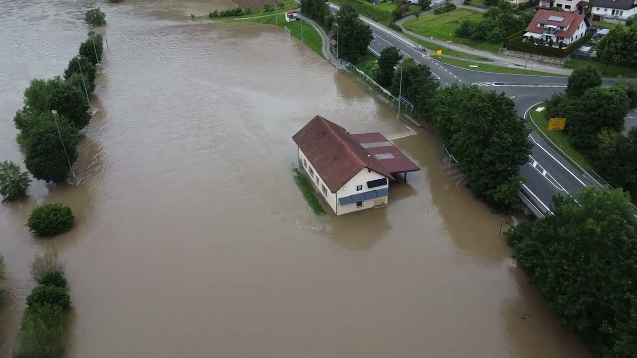 Hochwasser Neckargerach: Flug von der Neckarbrücke zum Sportheim (03.06.24)