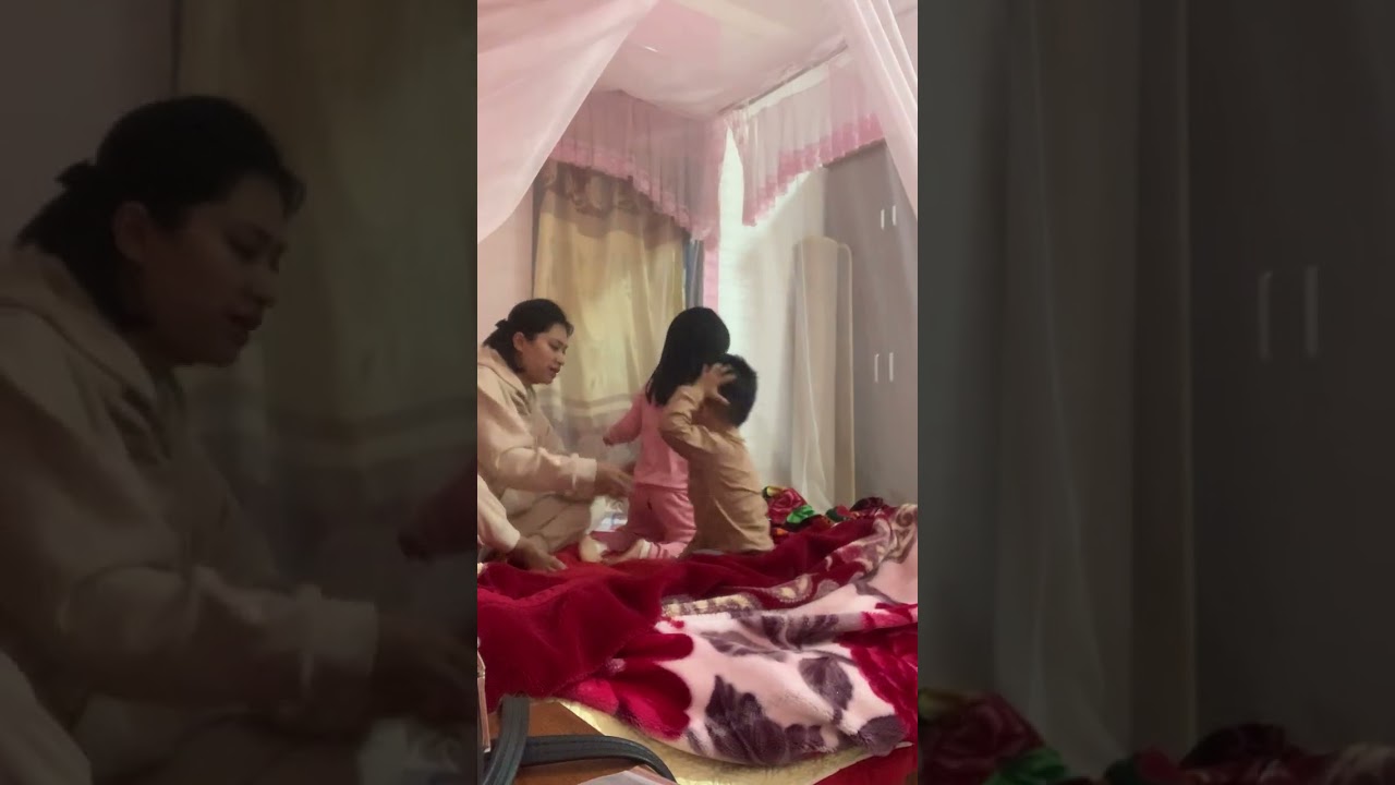 Lan toả sự đáng yêu của 2 chị em