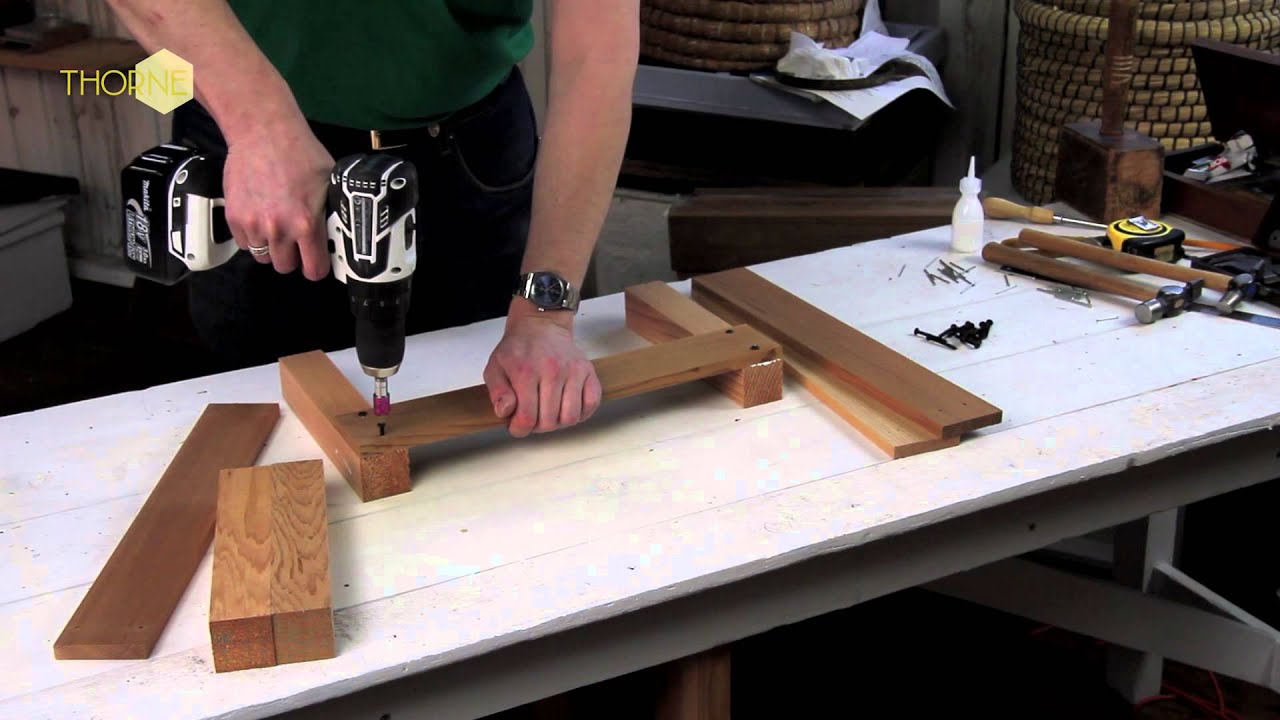 Thorne Beehives - assembling a National Hive Stand