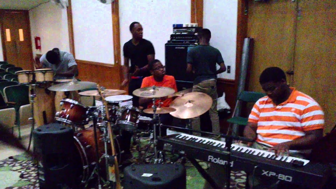 Bon kompa. Kompa solo. Rickj on the keys. Konpa