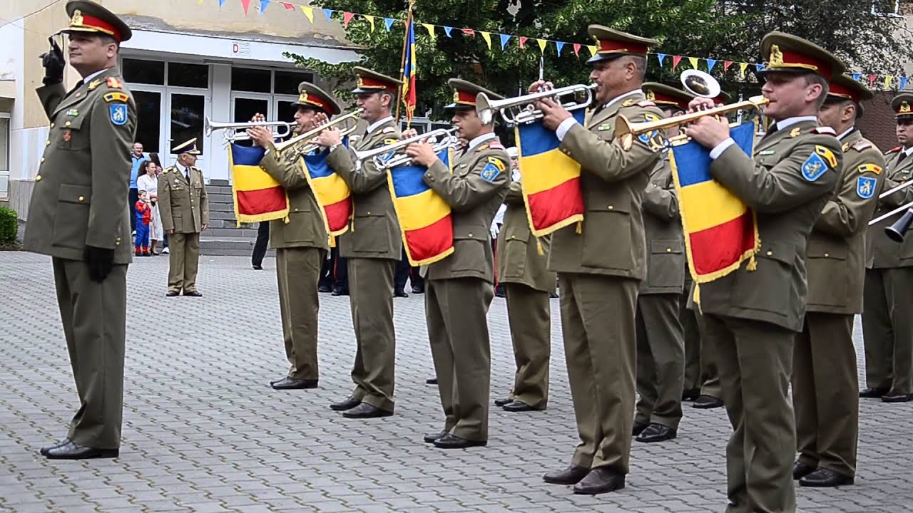 Defilare si Prezentarea Onorului Inchidere an scolar 2013-2014.Liceul Militar Alba Iulia.