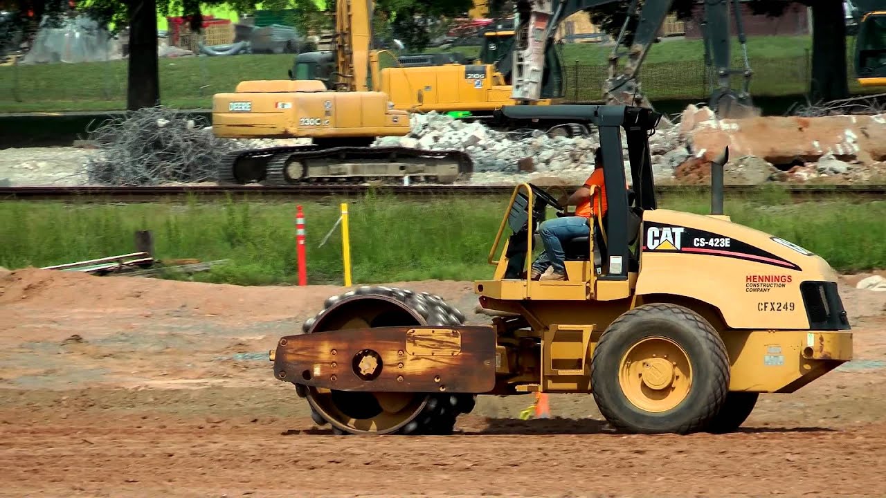 CAT CS 423E Vibratory Soil Compactor