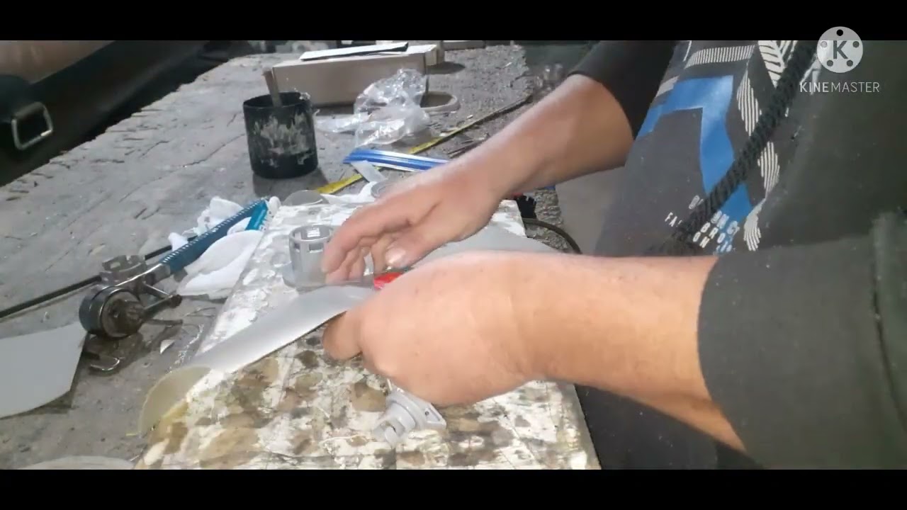 a forma correta de trocar a válvula do seu bote.