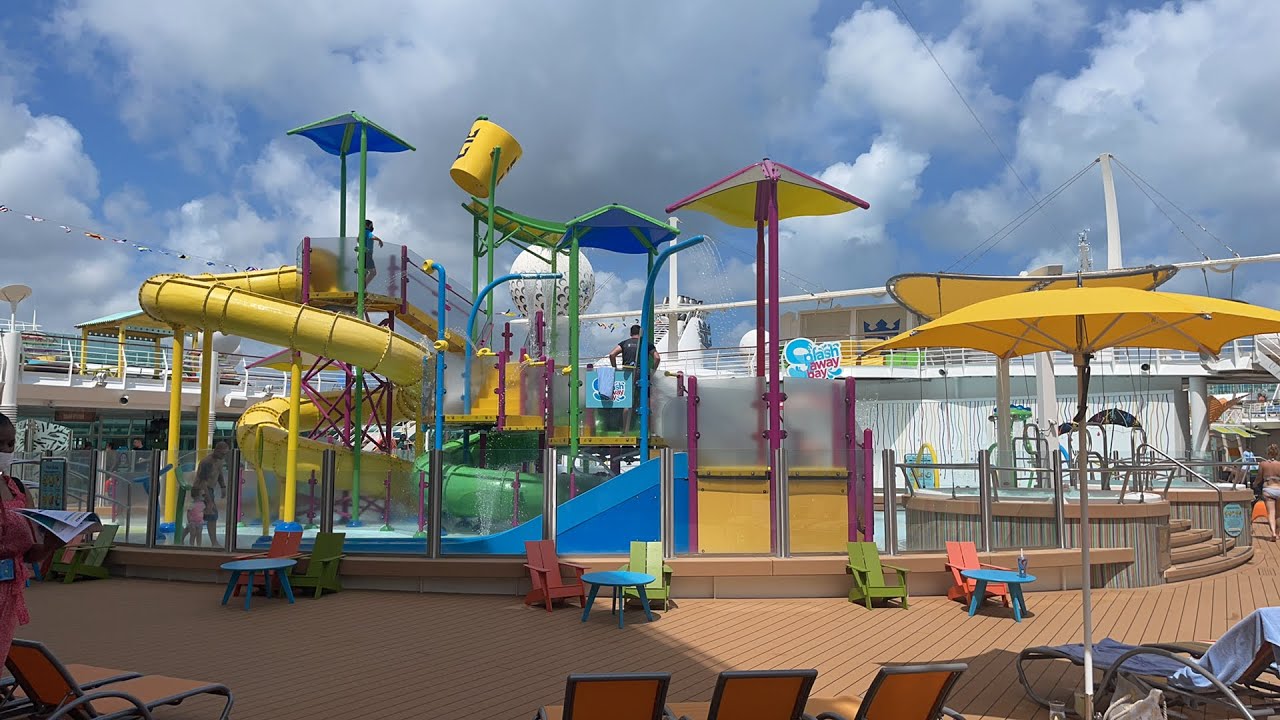 LIVE  from the FREEDOM OF THE SEAS - SPLASHAWAY BAY