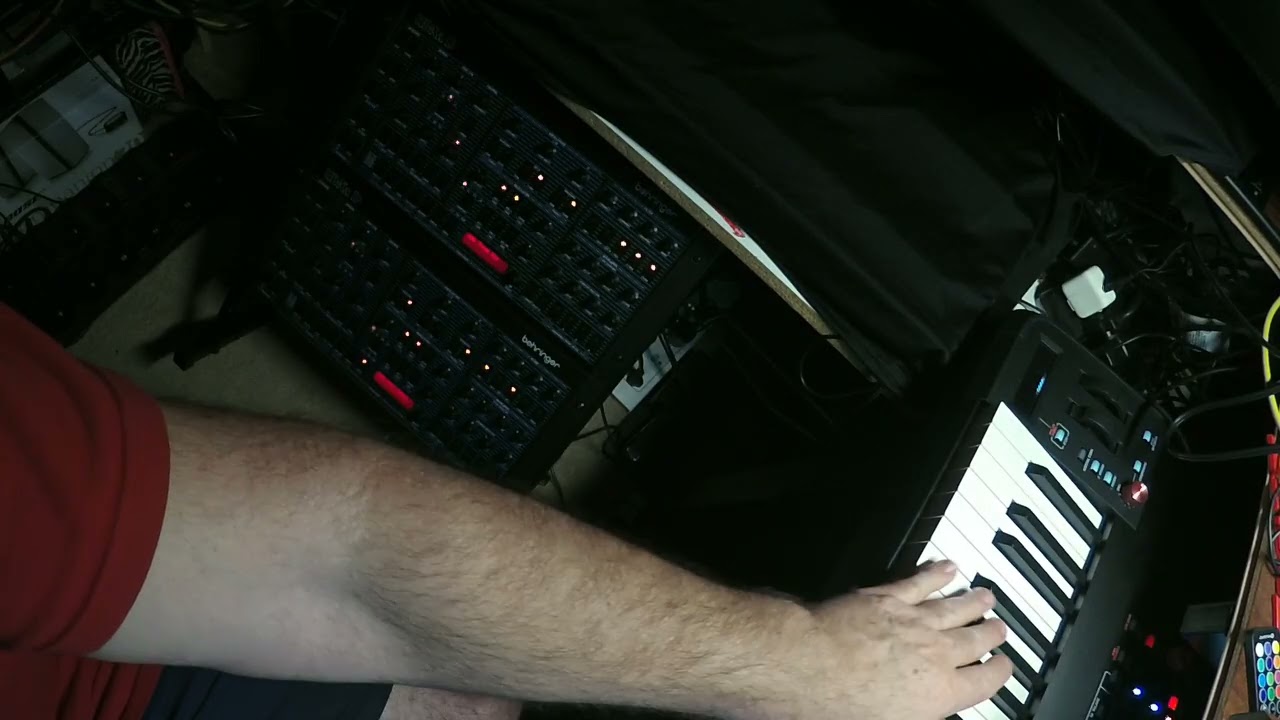 Behringer stereo channels of UB-Xa Part 1