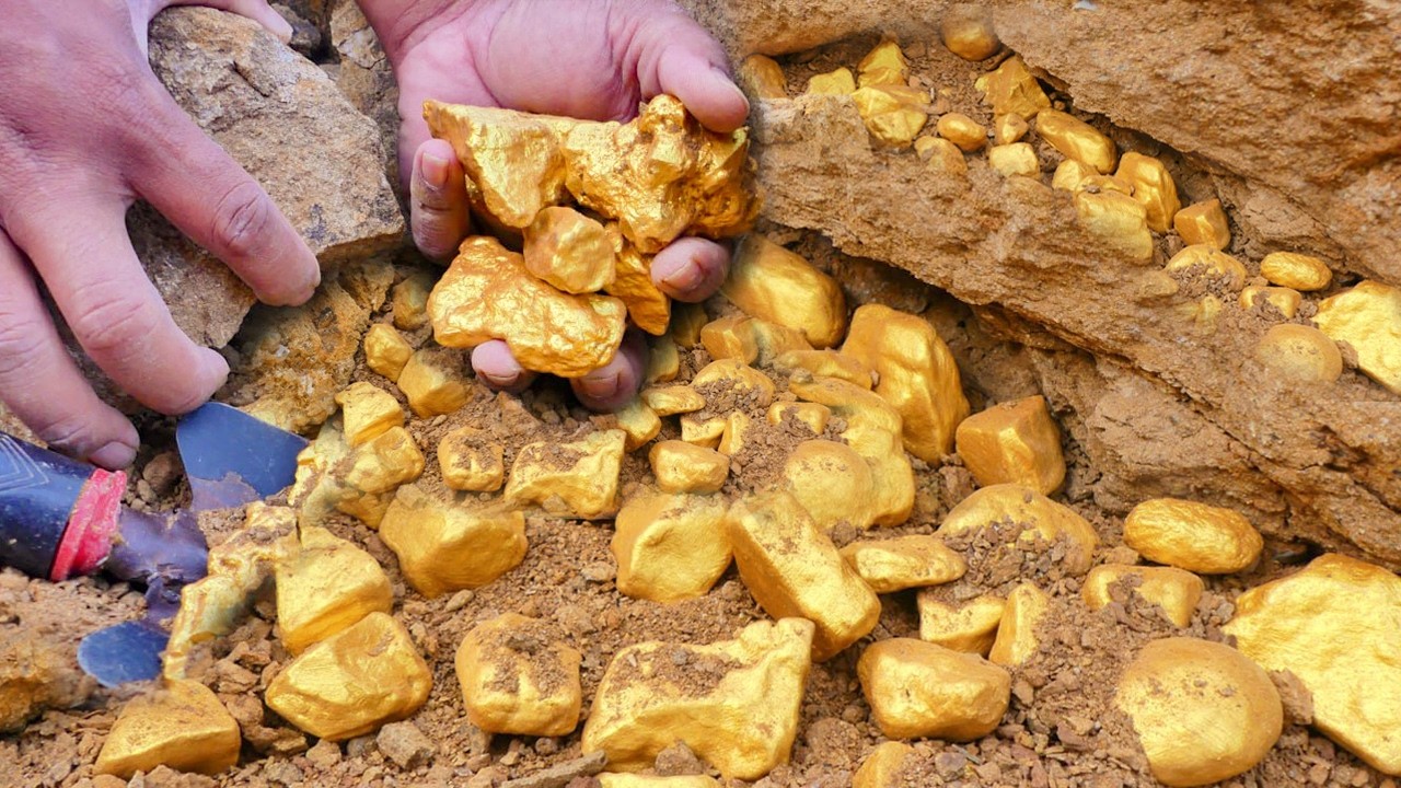 Gold Nugget Found at Mountain worth Million Dollar of Treasure at Mountain