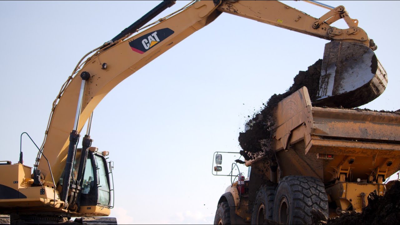 The Cat 345D L is one heck of an excavator...
