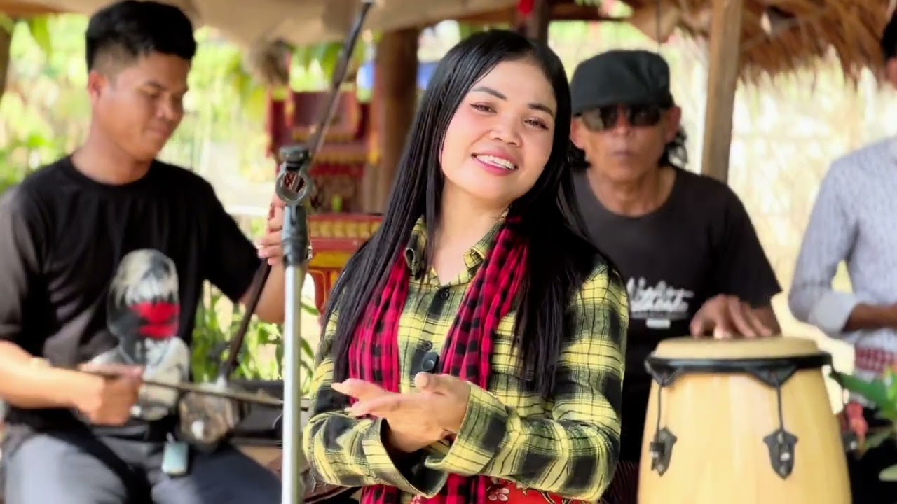 តន្ត្រីភូមិផ្ការំចង់ ផាត់ពពក