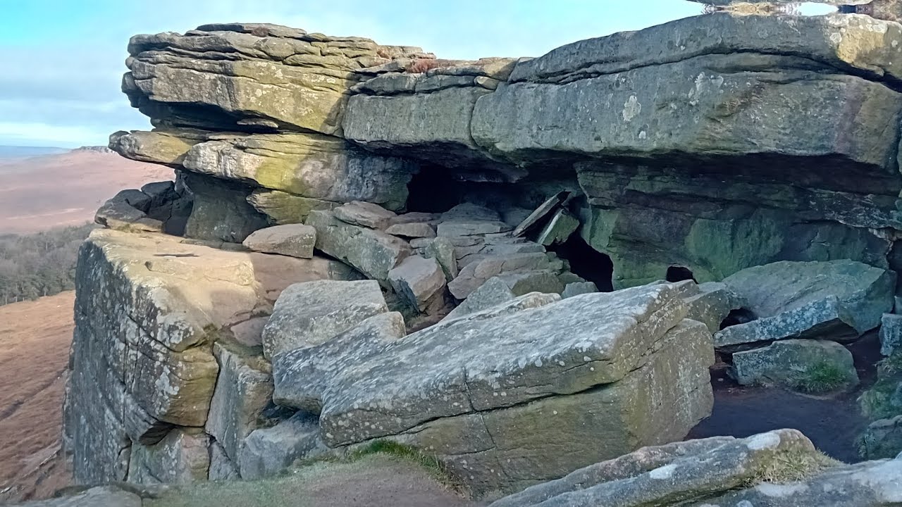 Robin Hoods Cave Stanage Edge Peak district