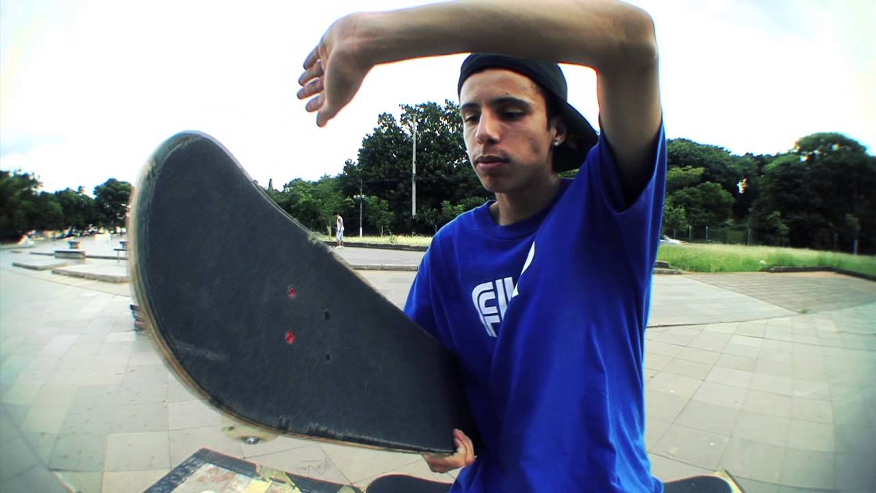 Matriz Ensina - Luan de Oliveira - Backside 180 Heelflip