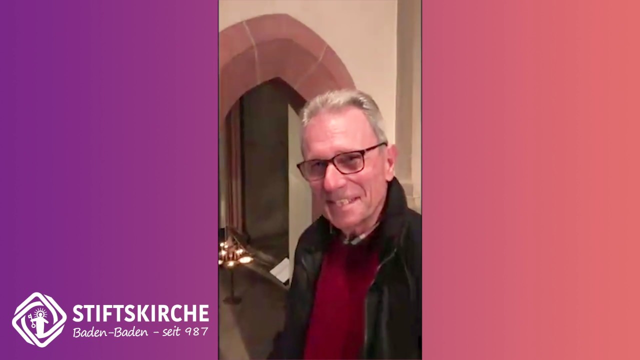Gro&szlig;artige Leistung des Vaters: Umzug des Kruzifix in die Stiftskirche