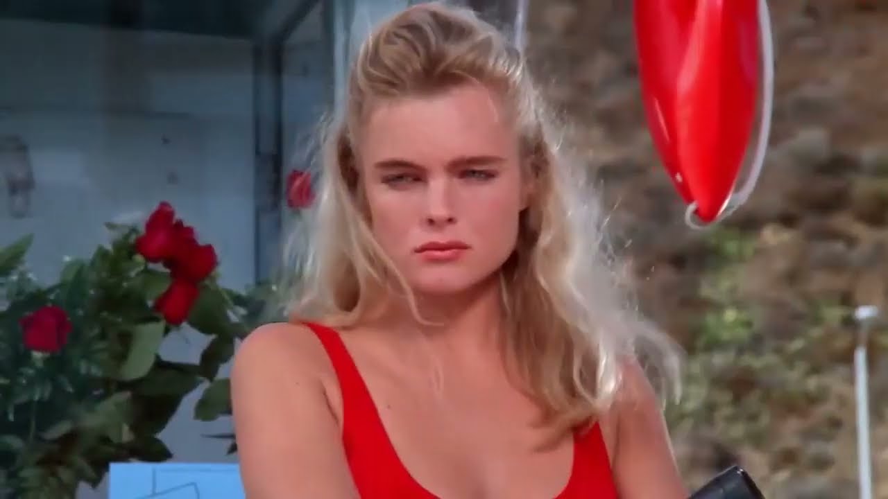 ERIKA ELENIAK - la DOLCISSIMA e SPLENDIDA SHAUNI