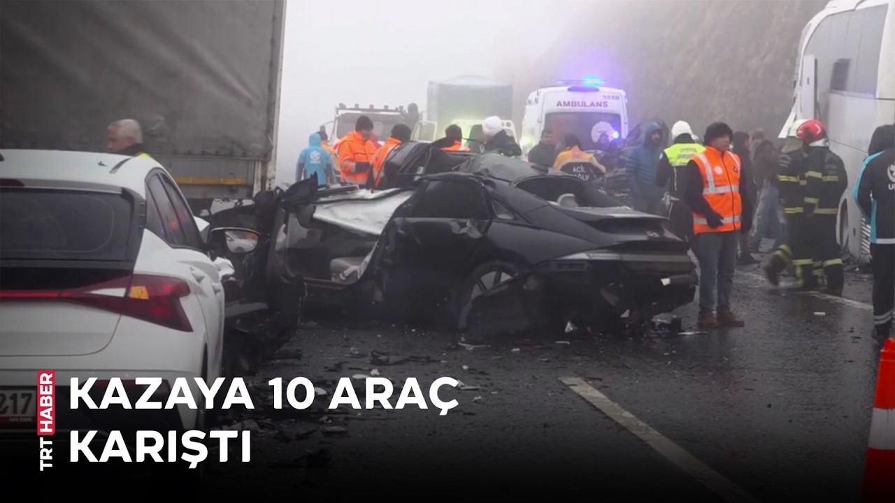 TAG Otoyolu'nda feci kaza: 2 &ouml;l&uuml;, 10 yaralı