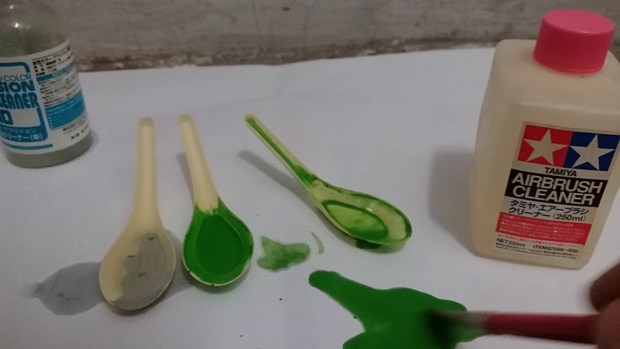 Acrysion Test : cleaning with Tamiya airbrush cleaner