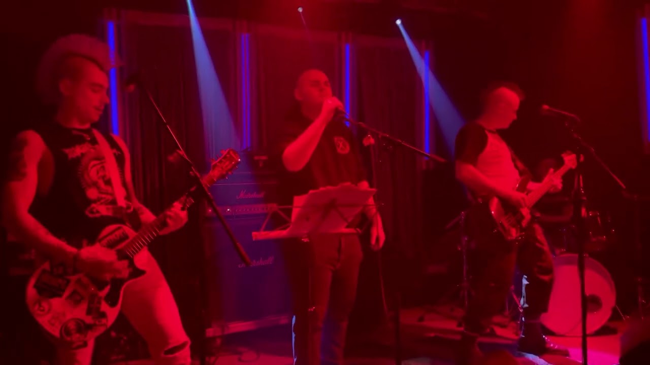 Stinos out (Live)