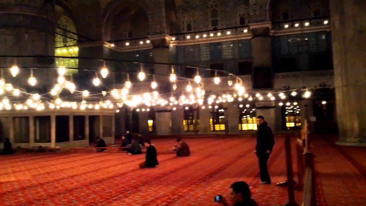قراءة القرآن في مسجد السلطان أحمد