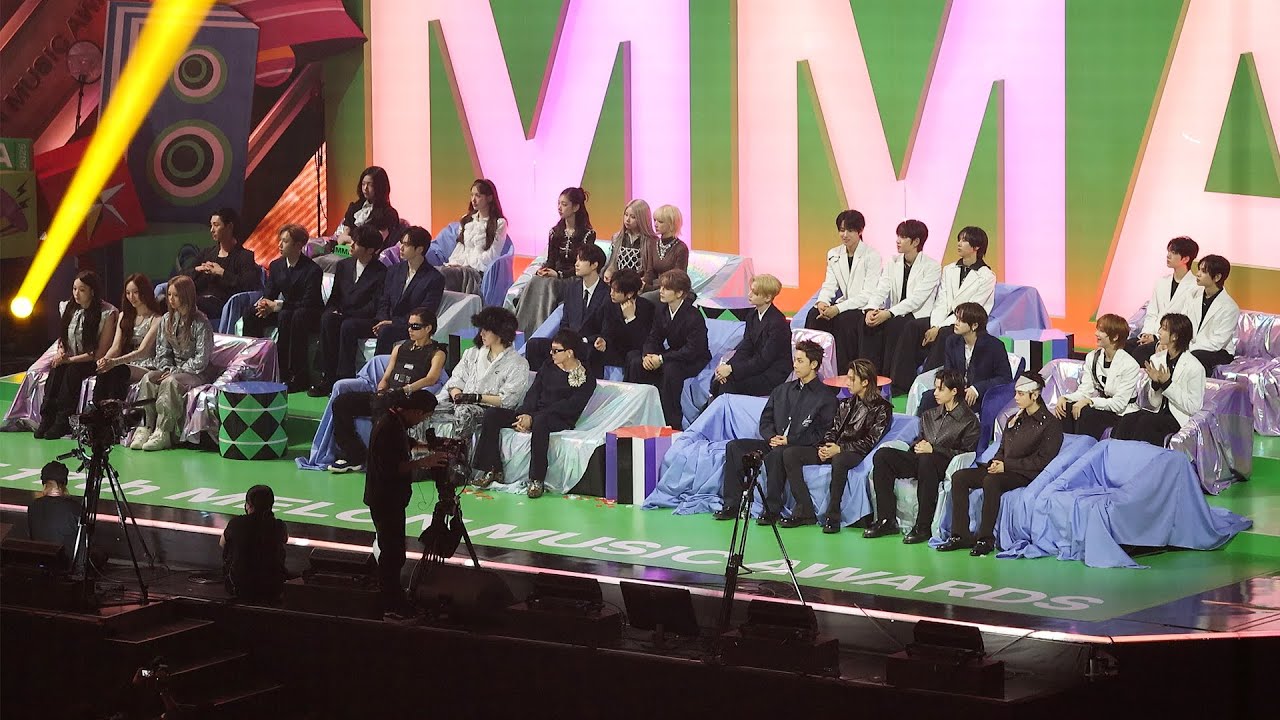Idols reaction to RIIZE 'Fame + Fly Up' (라이즈 무대 보는 알파드라이브원 올데이프로젝트 키키 아이딧 롱샷) 직캠 | MMA • 251220