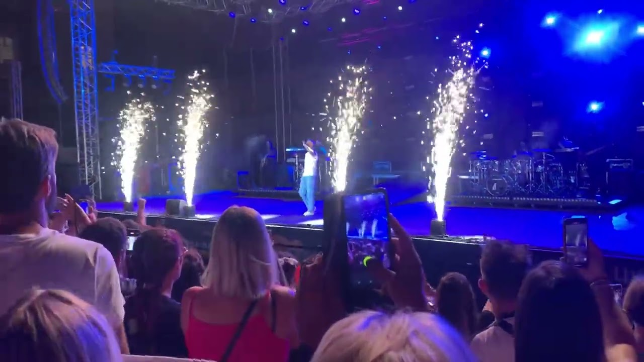 M Pokora épicentre tour Perpignan tombée 1/2 (live au campo)