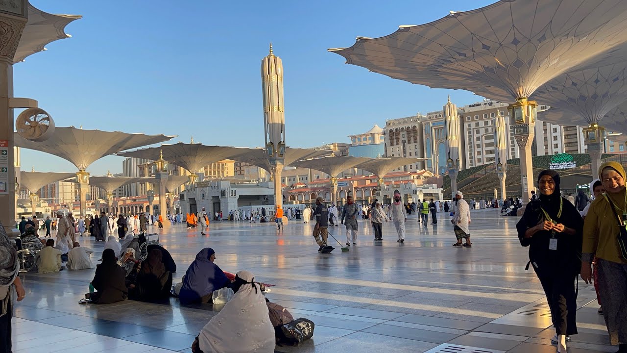 جولة مسائية جميلة في ساحات المسجد النبوي الشريف المدنية المنورة الحرمين الشريفين السعودية 
