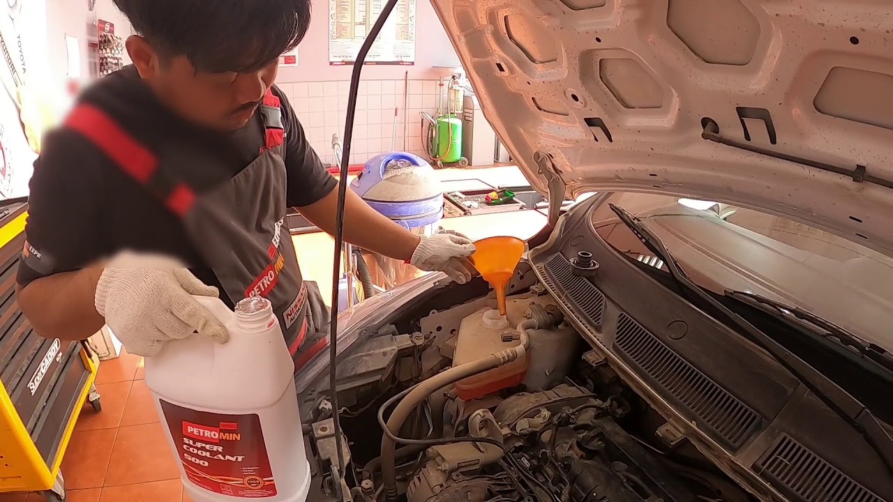 Ford figo 1.5L petrol engine change oil and basic maintenance